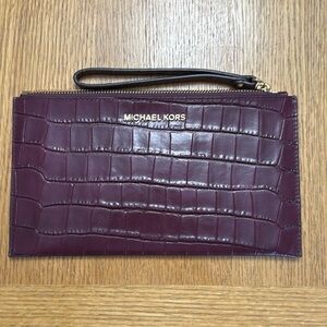 Michael Kors Zip Wristlet Clutch Plum Leather